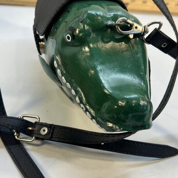 Vintage Alligator Shaped Handbag Green Crocodile Purse Novelty Bag Leather Strap - Picture 4 of 4